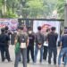 Pengadaan 15 Ribu Jilbab Terindikasi Korupsi, Mahasiswa Bentangkan Spanduk “Tangkap & Adili Ketua PKK Deli Serdang”