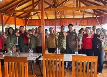 Kapolsek Tigapanah Sosialisasikan Pencegahan Karhutla kepada Warga Desa Tongging