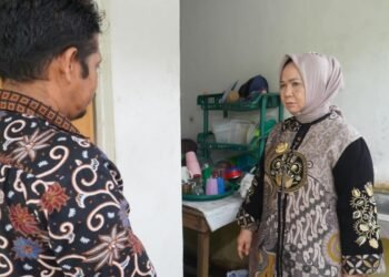 Sidak Kantor Camat Hinai, Tiorita Tekankan Disiplin dan Pembenahan Pelayanan Publik