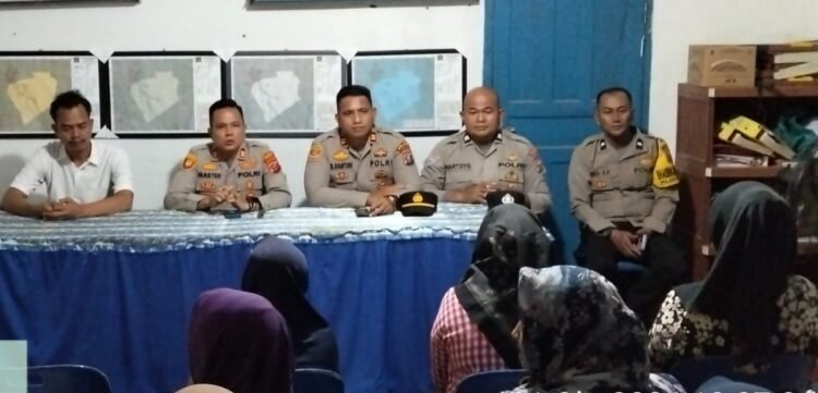 Perkuat Kedekatan dengan Warga, Polsek Salapian Gelar KUBAMAS di Desa Ujung Teran