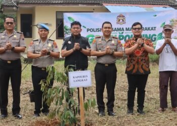 Kapolres Langkat Pimpin Kegiatan Green Policing, Ajak Personel Peduli Lingkungan