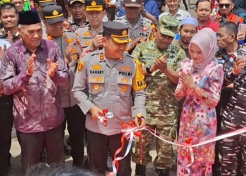 Kapolres Langkat Resmikan Jembatan Merah Putih di Alur Cempedak, Akses Antar Dusun Kembali Terhubung