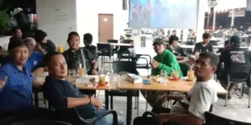 Serunya Nobar Prancis VS Spanyol di Cafe Agam, Bang Ilham Ajak Anak Muda Medan Tiru Kejayaan Legenda Bola 80-an