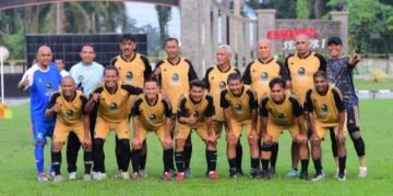Pererat Silahturahmi, Kajati Aceh dan Kajari Medan Main Bola Kaki Bersama Tim Legend 