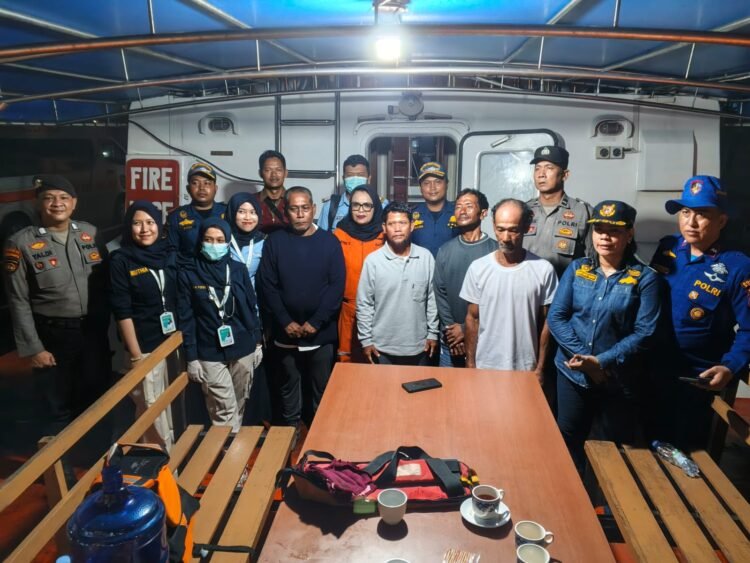 4 Nelayan Belawan Terapung 13 Jam Setelah Kapalnya Ditabrak Kapal Ikan Diduga Berbendera Taiwan