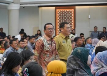 Dukung Pemko Medan Raih Predikat Informatif, Kadis Kominfo Arrahmaan Pane Terima Penghargaan KI Sumut