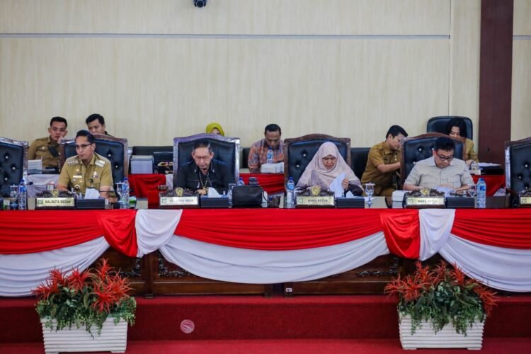 Rico Waas Hadiri Paripurna APBD Medan 2027, DPRD Tekankan Anggaran Harus Kembali ke Rakyat
